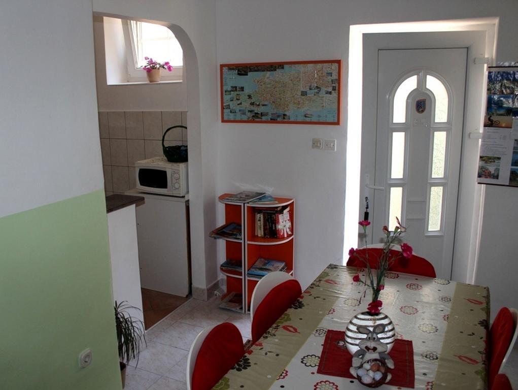 Guest House With Garden - Zuvan Split Zewnętrze zdjęcie