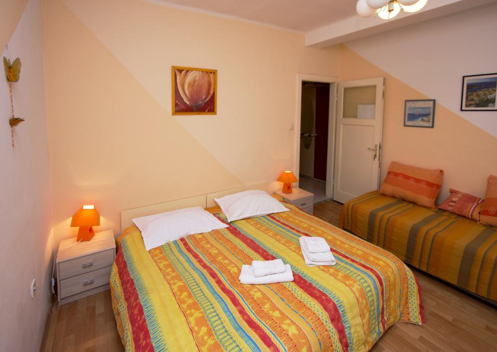 Guest House With Garden - Zuvan Split Zewnętrze zdjęcie