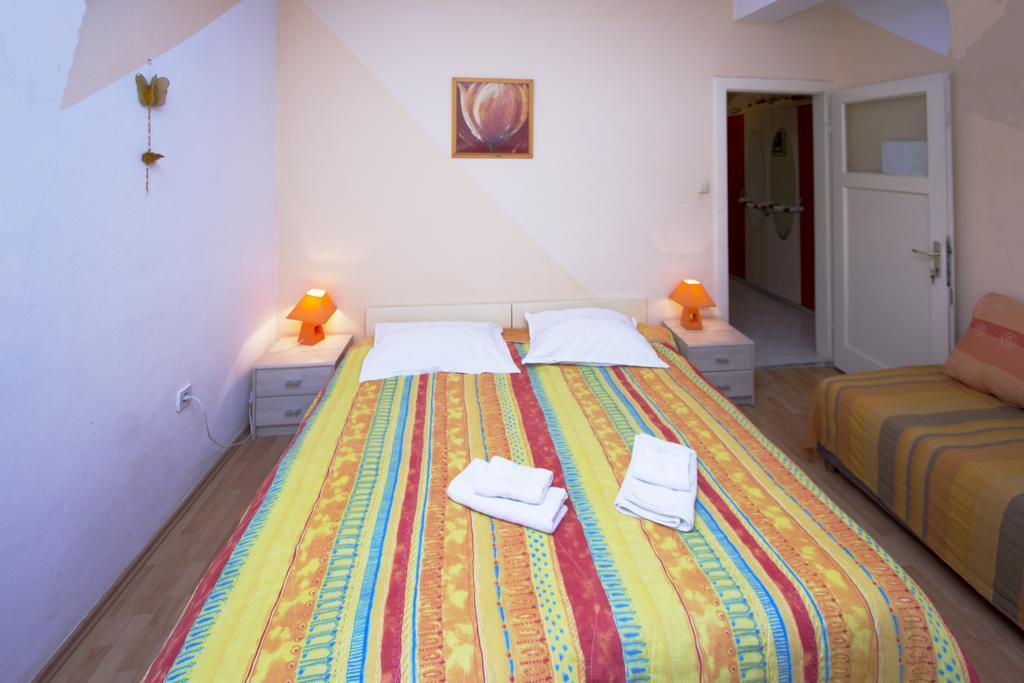 Guest House With Garden - Zuvan Split Zewnętrze zdjęcie