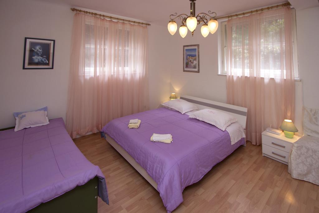 Guest House With Garden - Zuvan Split Zewnętrze zdjęcie