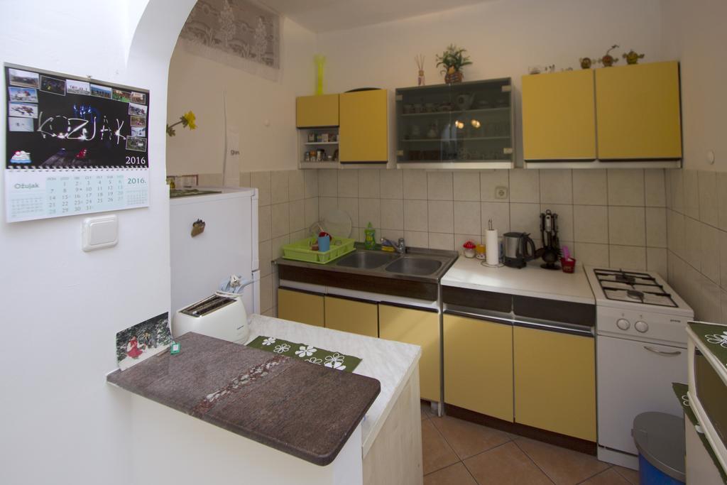 Guest House With Garden - Zuvan Split Zewnętrze zdjęcie