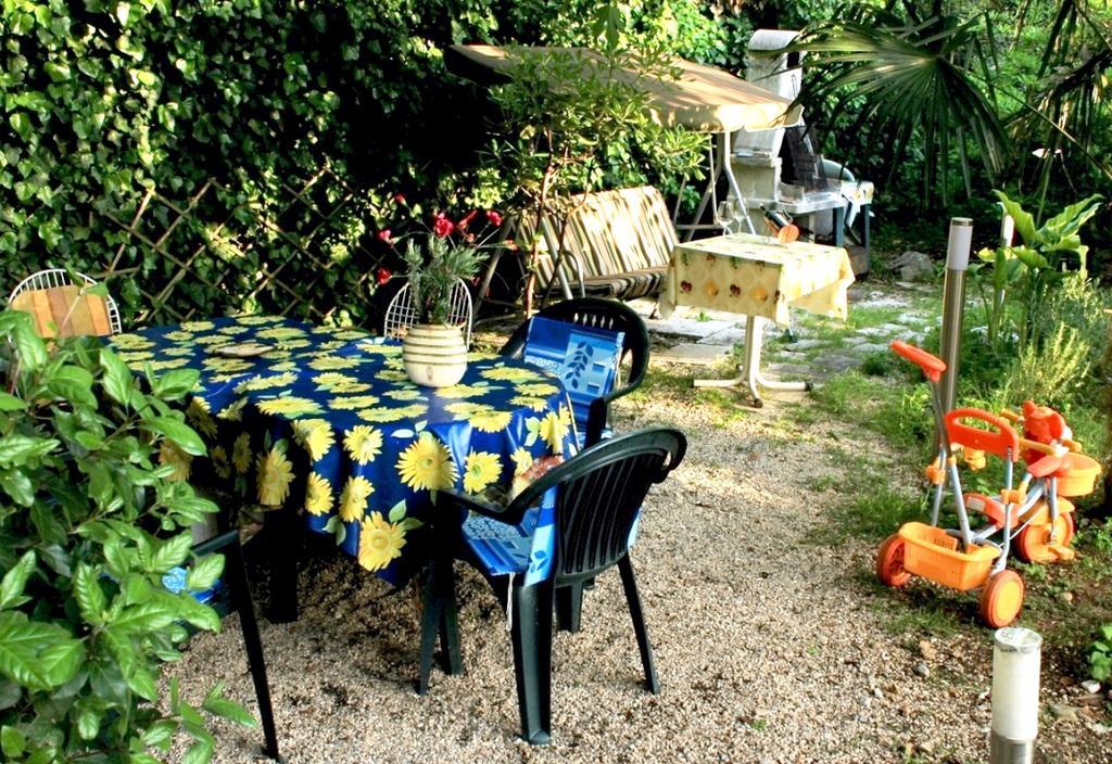 Guest House With Garden - Zuvan Split Zewnętrze zdjęcie