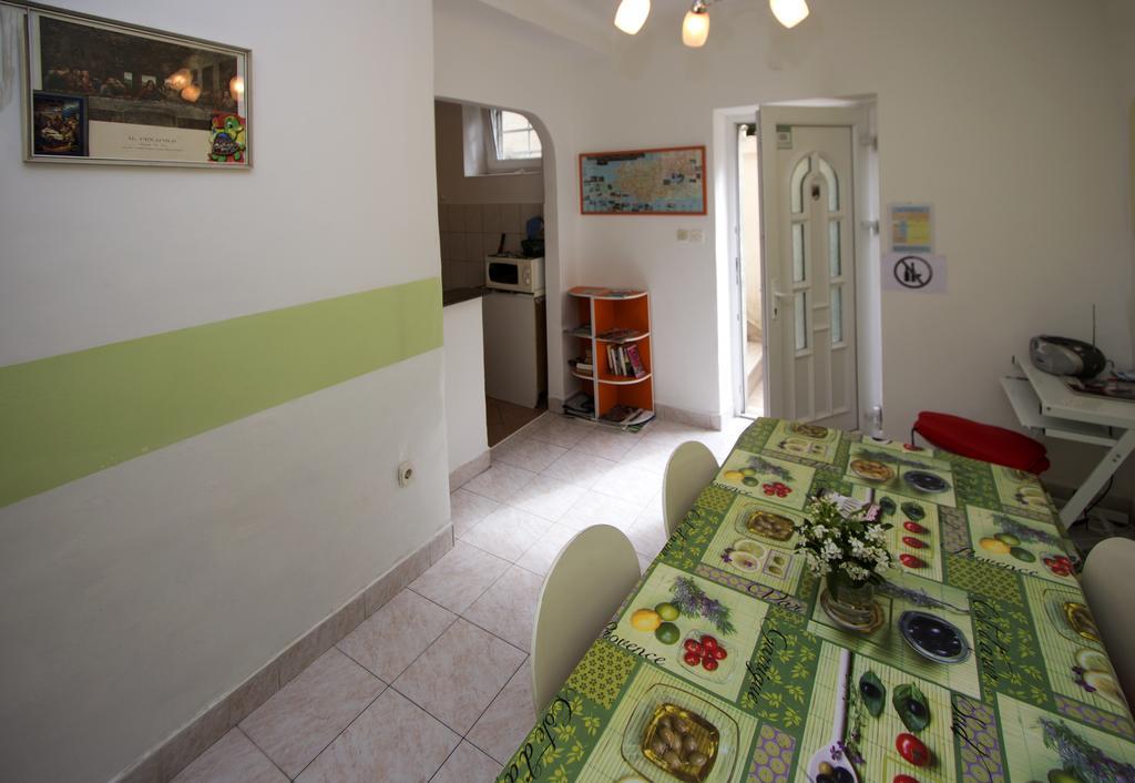 Guest House With Garden - Zuvan Split Zewnętrze zdjęcie