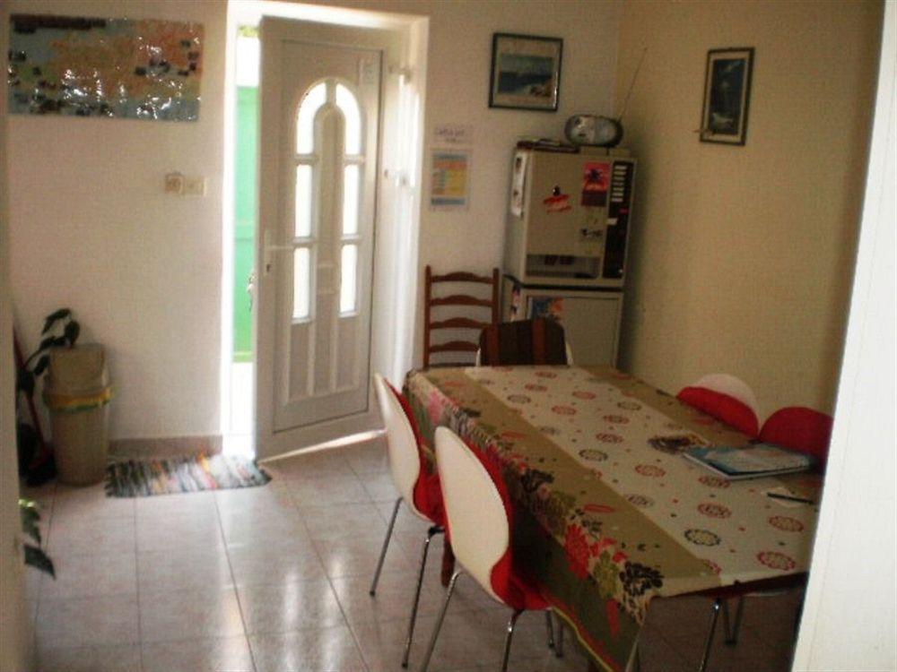 Guest House With Garden - Zuvan Split Zewnętrze zdjęcie