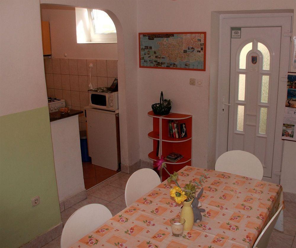 Guest House With Garden - Zuvan Split Zewnętrze zdjęcie