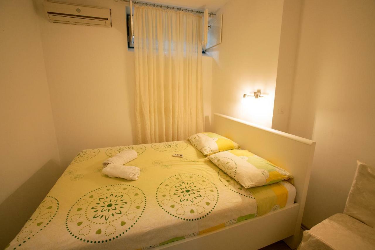 Guest House With Garden - Zuvan Split Zewnętrze zdjęcie