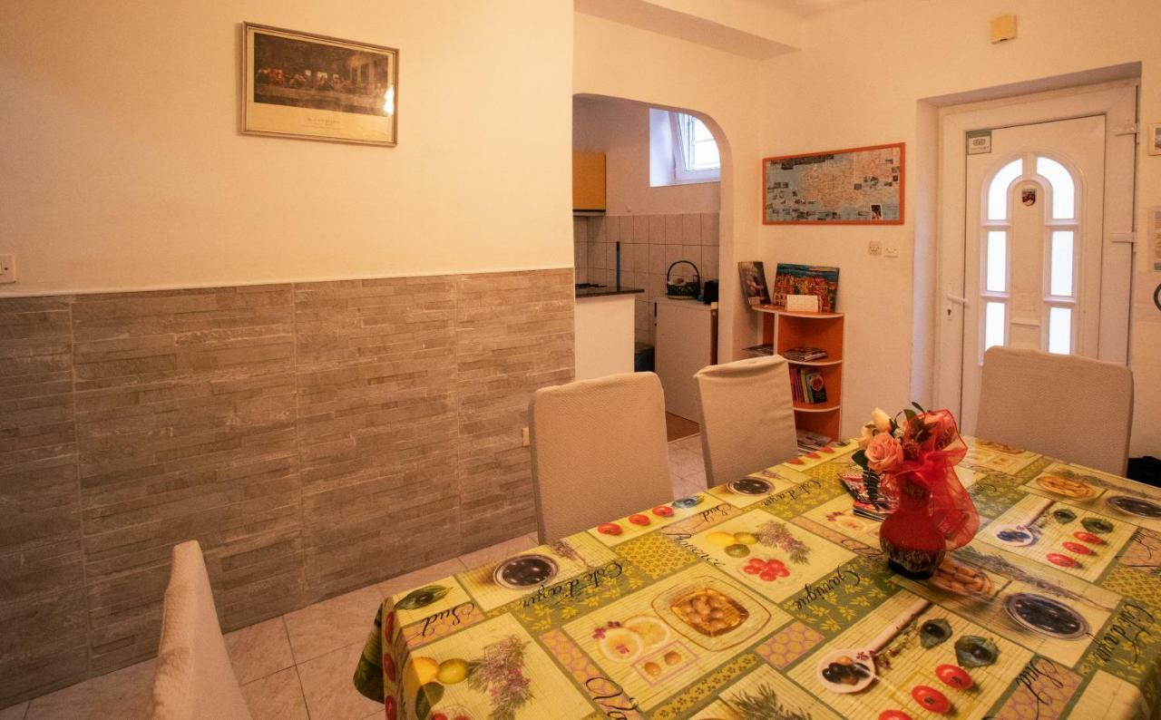 Guest House With Garden - Zuvan Split Zewnętrze zdjęcie