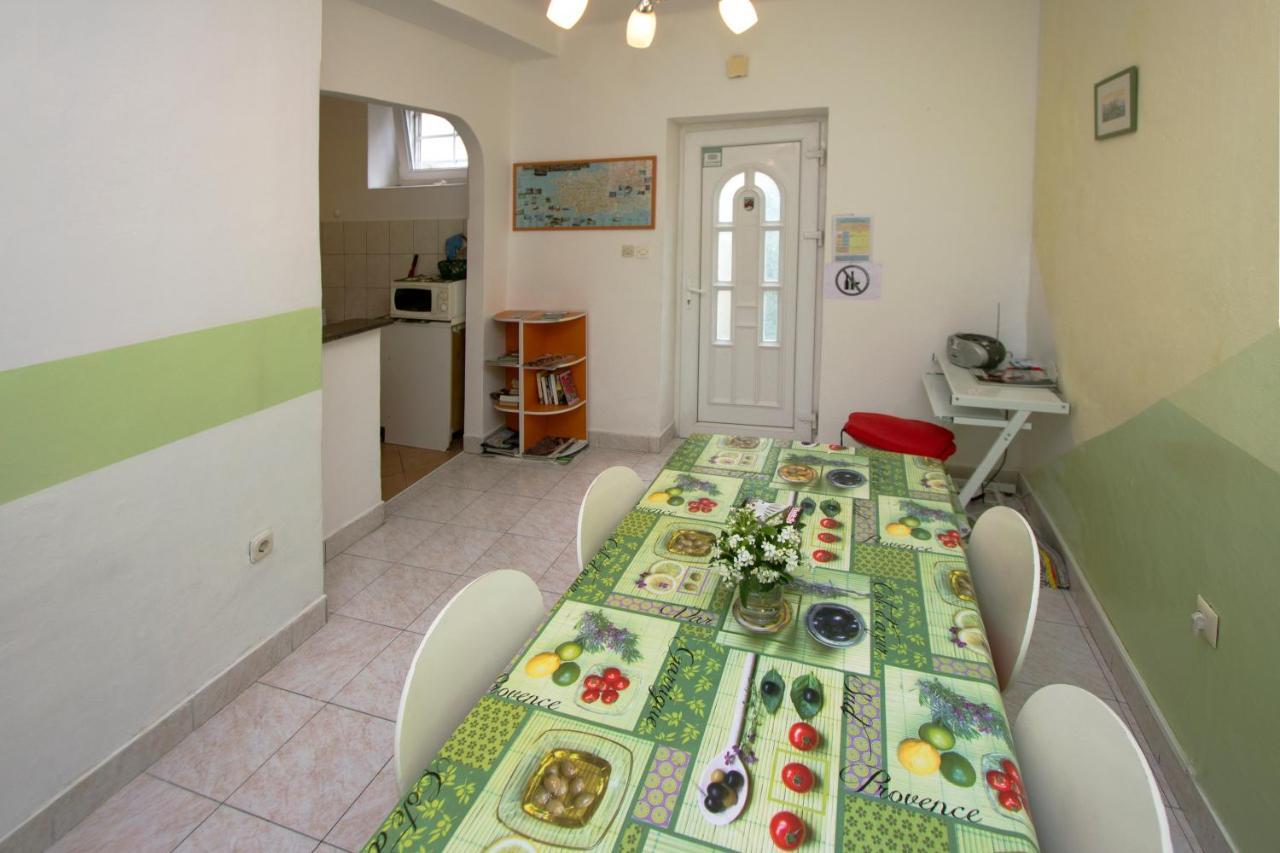 Guest House With Garden - Zuvan Split Zewnętrze zdjęcie